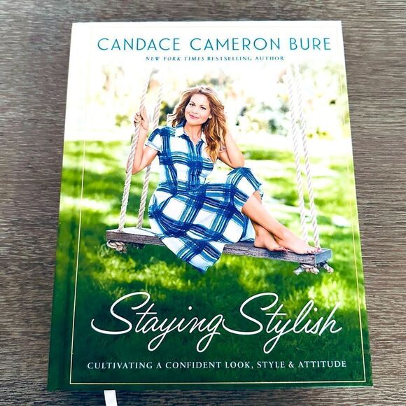 Staying Stylish Candace Cameron Bure Book - Picture 1 of 4